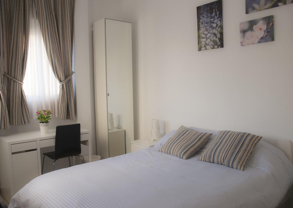 Hotel Sunnylivings à Séville Extérieur photo
