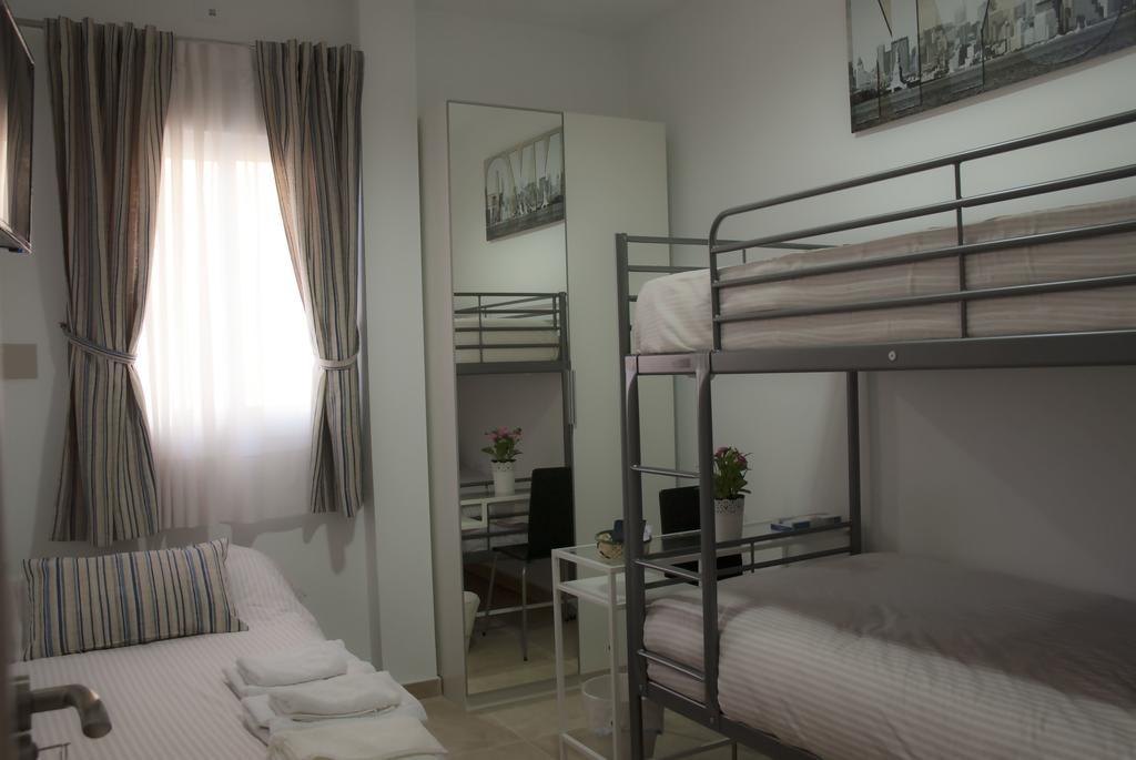 Hotel Sunnylivings à Séville Extérieur photo