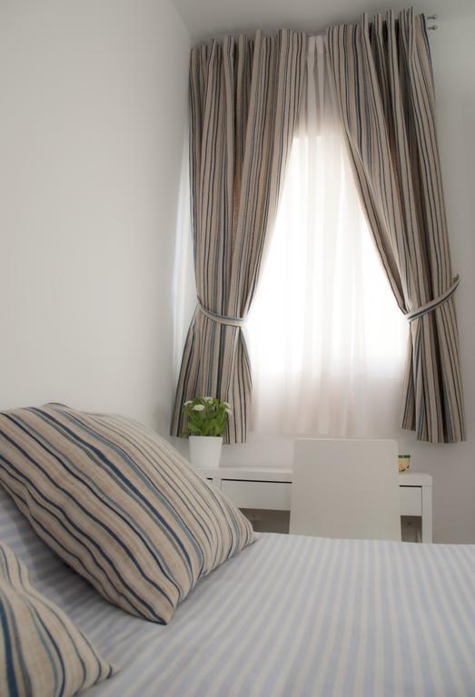 Hotel Sunnylivings à Séville Extérieur photo