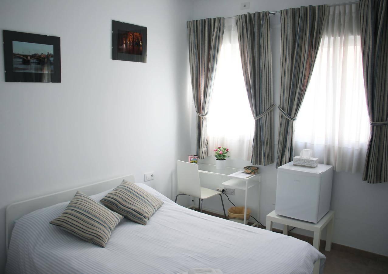 Hotel Sunnylivings à Séville Extérieur photo