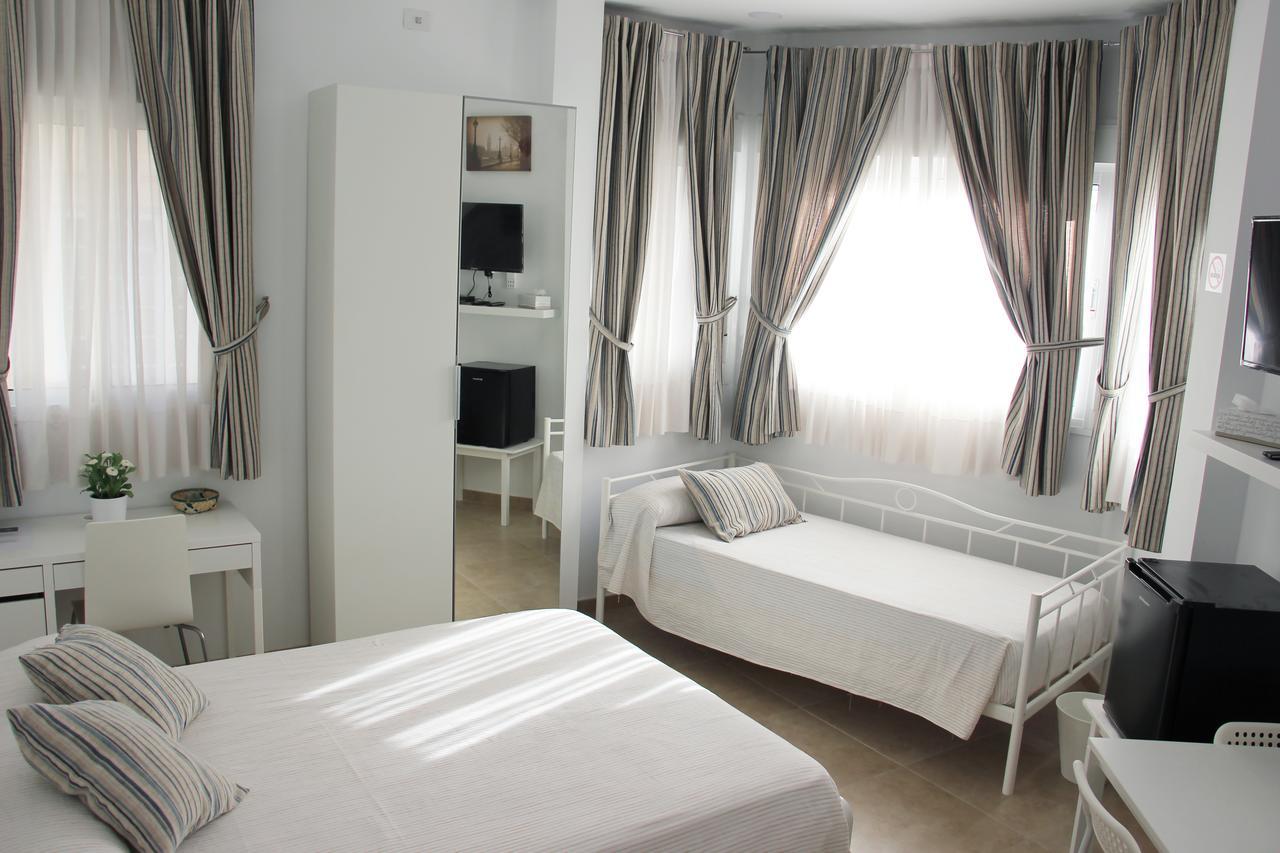 Hotel Sunnylivings à Séville Extérieur photo