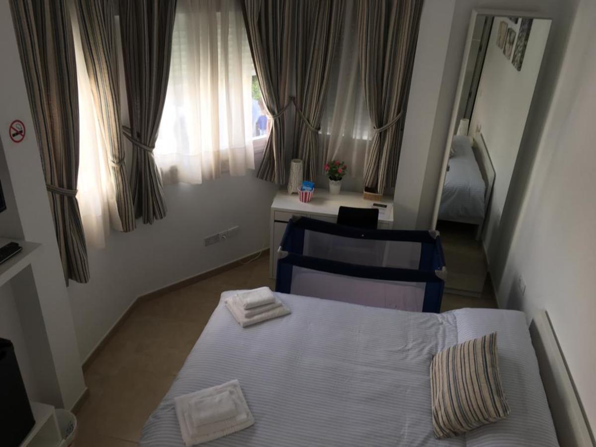 Hotel Sunnylivings à Séville Extérieur photo